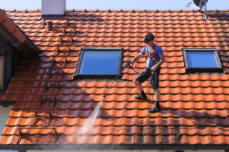 Roof cleaning with high pressure